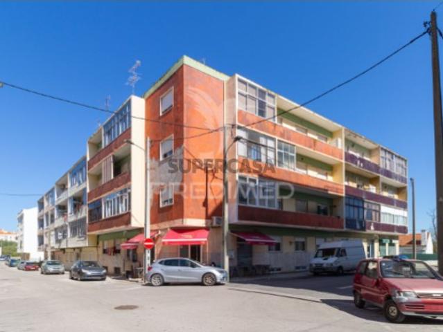 Apartamento T2 em Paio Pires