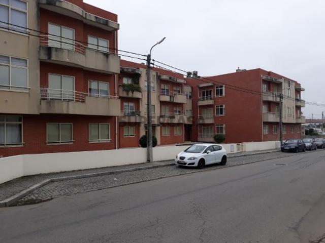 Apartamento T2 em Serzedo