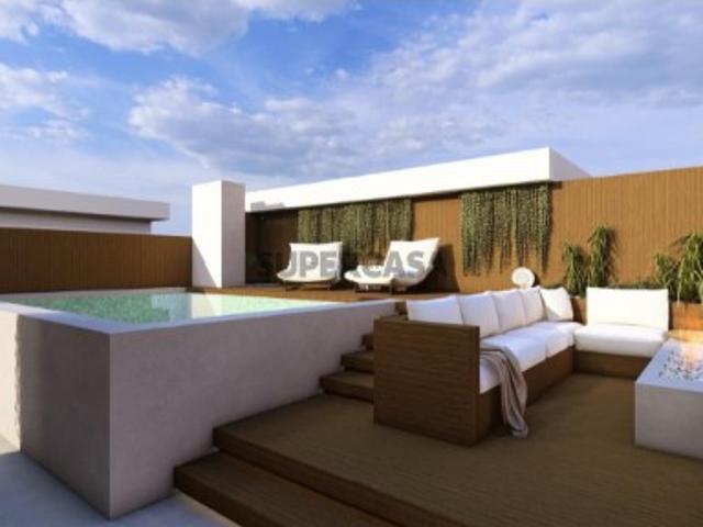 Apartamento T2 em Sítio da Nazaré com terraço privado com vista para a Praia do Norte