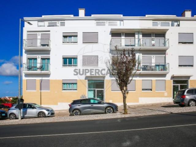 Apartamento T2 em Sobral de Monte Agraço