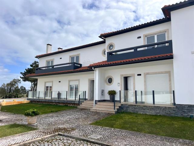 Apartamento T2, entre Salir do Porto e São Martinho do Porto. 169m² Tornada e Salir do Porto