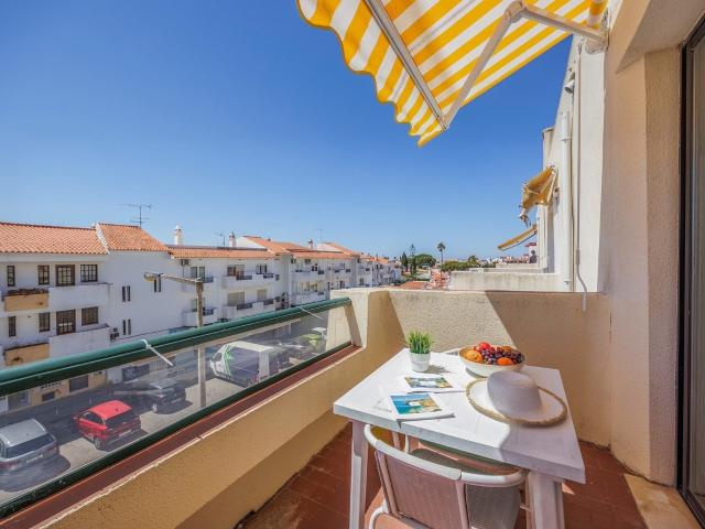 Apartamento T2 espaçoso com terraço na cobertura e vista mar 92m² Albufeira e Olhos de Água