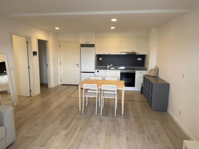 Apartamento T2 equipado e mobilado em Aradas!