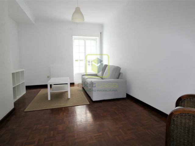 Apartamento T2 Equipado e Mobilado para Arrendamento