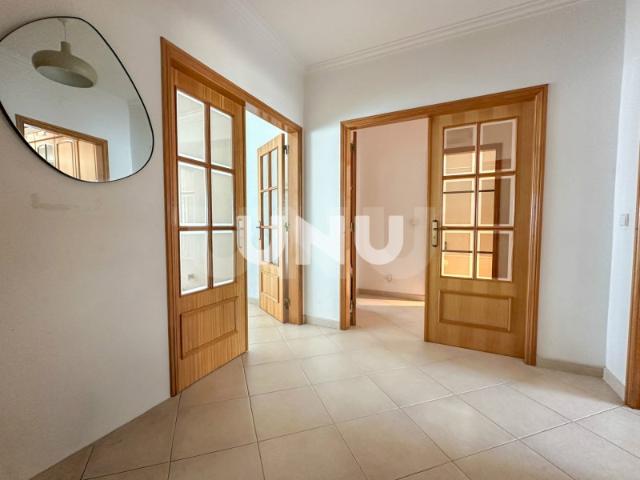 Apartamento T2 Fantásticas Áreas e Excelente Localização