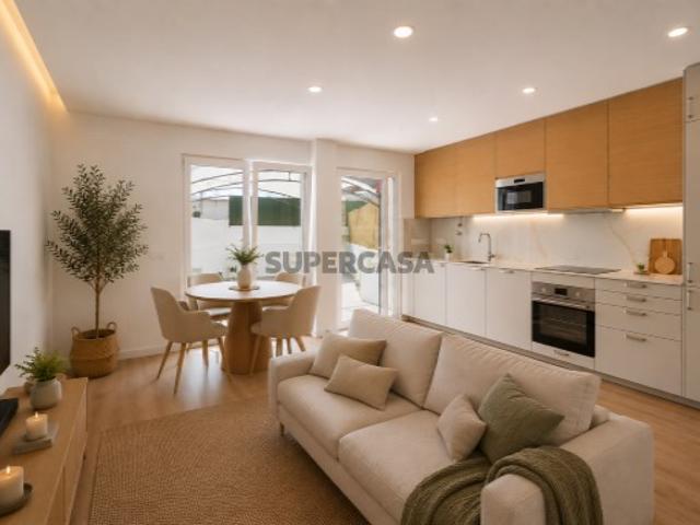 Apartamento T2 Fogueteiro com Logradouro