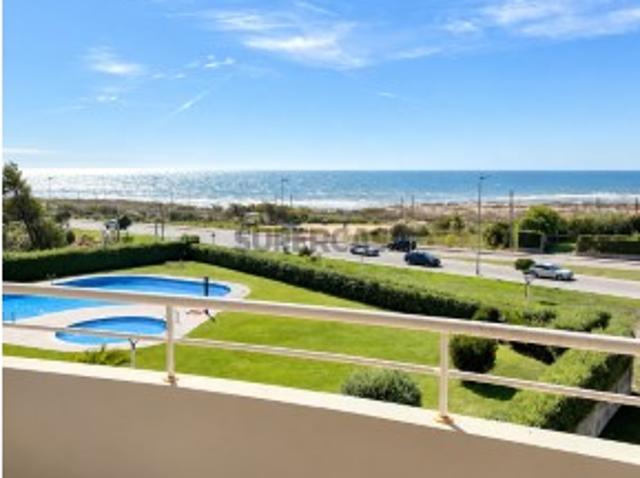 Apartamento T2 Frente Mar e Piscina em São Félix da Marinha