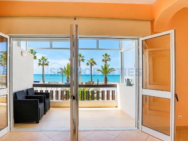 Apartamento T2 Frente Mar em Quarteira — Exclusividade, Luz. 93m² Quarteira