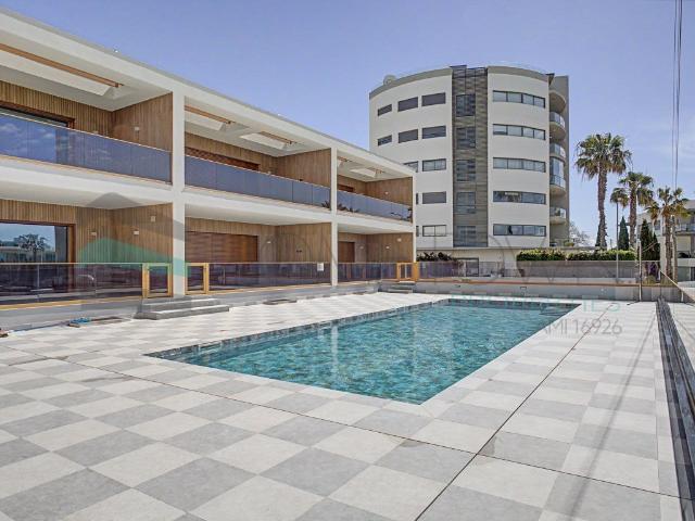 Apartamento T2 Frente mar, forte novo 112m² Quarteira