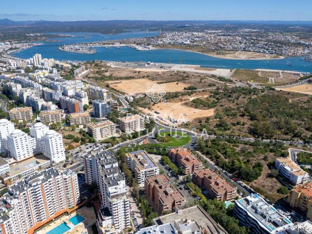 Apartamento T2 | garagem para arrendamento de longa duração na Praia da Rocha