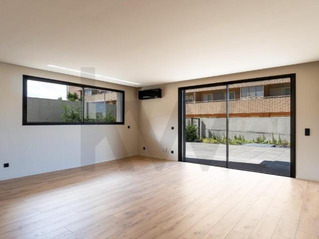 Apartamento T2 inserido no empreendimento em Vila Nova de Ga. 83m² Vilar De Andorinho