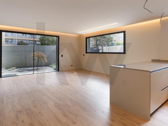 Apartamento T2 inserido no empreendimento em Vila Nova de Ga. 91m² Vilar De Andorinho