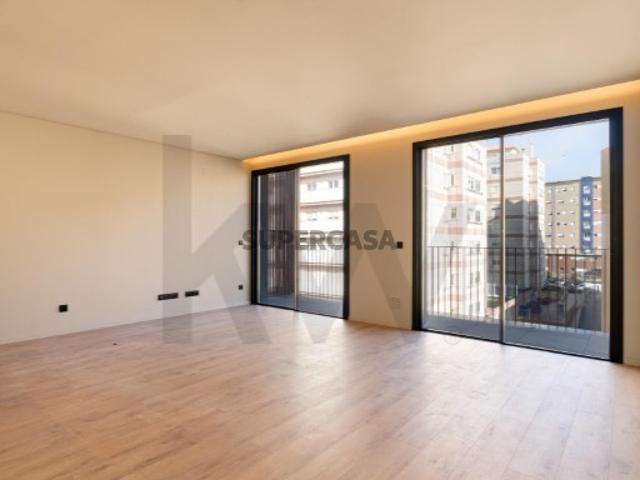 Apartamento T2 inserido no empreendimento Santos Silva em Vila Nova de Gaia