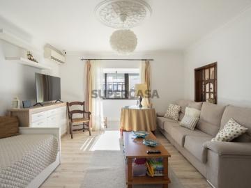 Apartamento T2, junto à praia, na Costa da Caparica