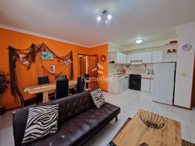 Apartamento T2, junto à praia!