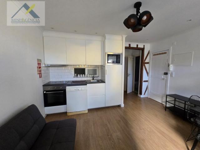 Apartamento T2 junto ao Jardim da Graça em Lisboa