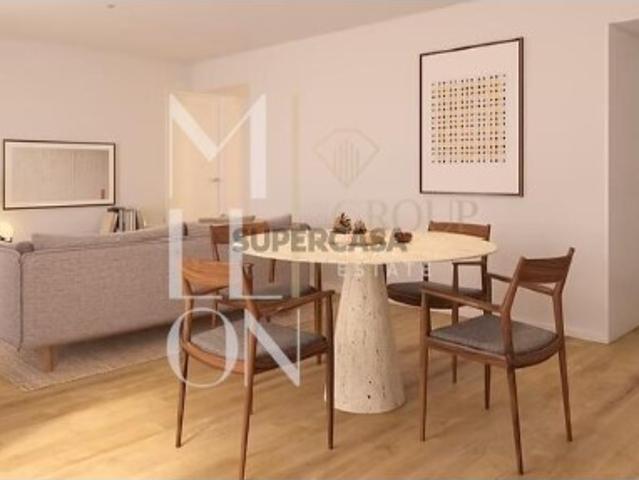 Apartamento T2 junto ao metro de Campanhã com terraço e lugar de garagem