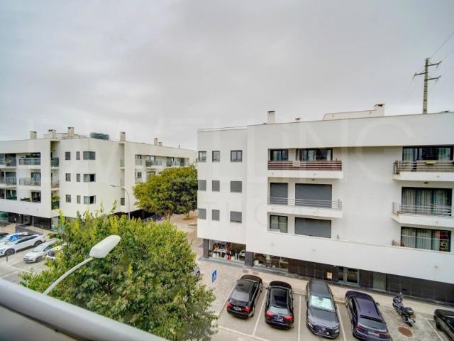 Apartamento T2 junto ao Oeiras Parque Conforto, Espaço e Excelente Localização!