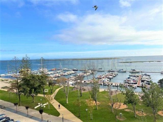 Apartamento T2 de Luxo em Olhão — Exclusividade Frente à Ria 122m² Olhão