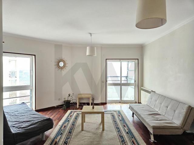 Apartamento T2 | Ladeira das Alpenduradas | Mobilado
