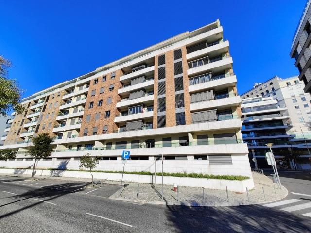 Apartamento T2 Lisboa Estádio do Benfica Estacionament. 105m² São Domingos De Benfica