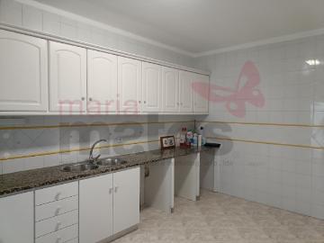 Apartamento T2 localizado na Freguesia da Lourinhã