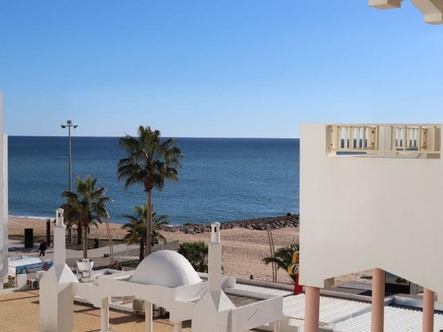 Apartamento T2 localizado Frente Praia, Quarteira, Algarve. 60m² Quarteira