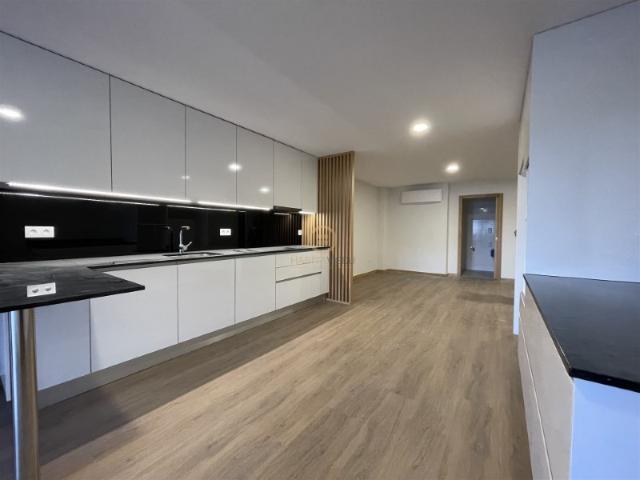 Apartamento T2 + Loja Comercial, Viseu