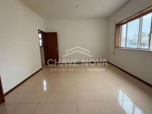 Apartamento T2 Luminoso em Leça da Palmeira – Qualidade de Vida Junto ao Mar