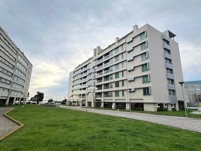 Apartamento T2, Matosinhos, Matosinhos e Leça da Palmeira / Arrendamento / 2300 / Ref. L 05/9543