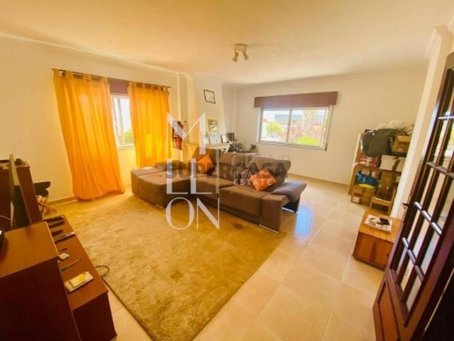 Apartamento T2 Mem Martins