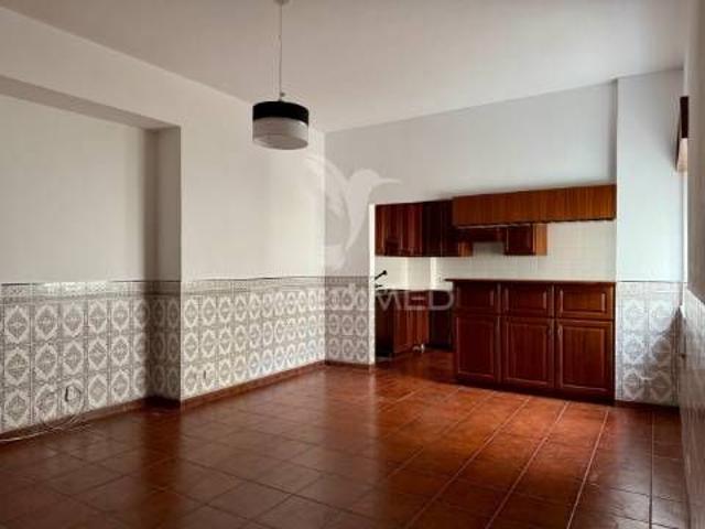 Apartamento t2 mira de aire, porto de mós