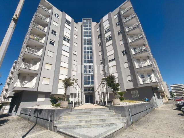 Apartamento T2 Mobilado com Garagem e Arrumos | Amorosa – Chafé | 1.ª Avenida