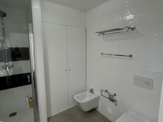 Apartamento T2 Mobilado com Elevador e Varandas
