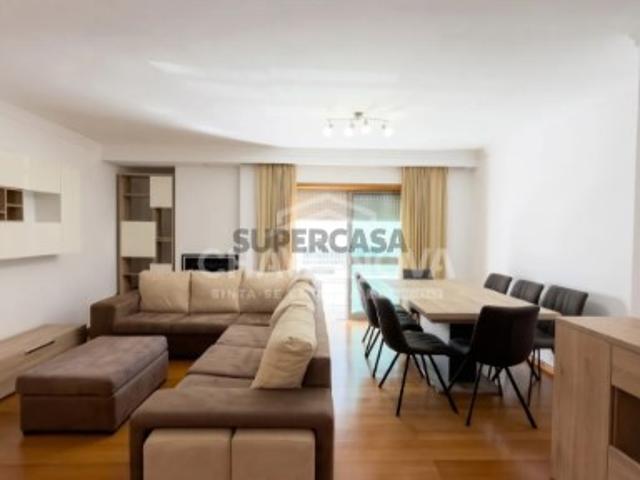 Apartamento T2 Mobilado Como Novo c/ Lugar de Garagem em Oliveira do Douro