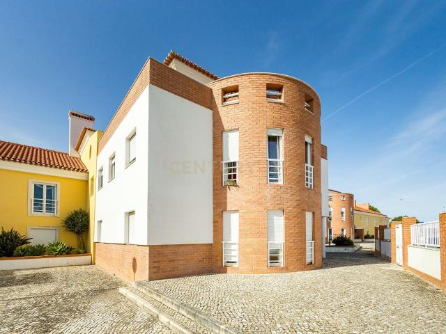 Apartamento T2 mobilado | Condomínio com Piscina