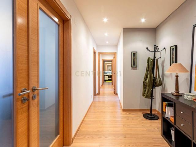 Apartamento T2 Mobilado e Equipado nas Colinas do Cruzeiro – 6º Andar com Elevador