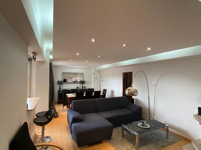 Apartamento T2 mobilado e equipado em Carcavelos