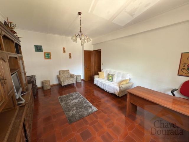 Apartamento T2 mobilado e equipado Rua Paulo Quintela, Vale das Flores