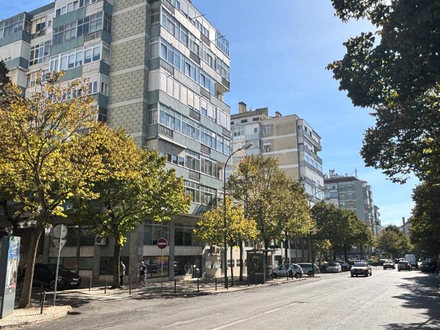 Apartamento T2 mobilado em Benfica