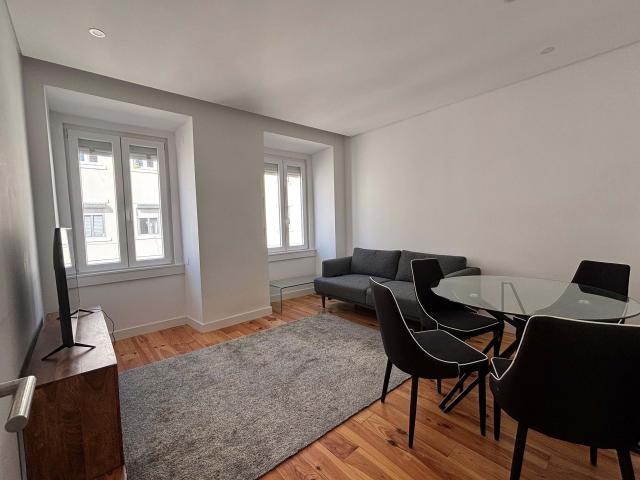 Apartamento T2 mobilado na Alameda