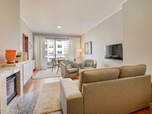 Apartamento T2 mobilado para arrendar no Aviz, Porto