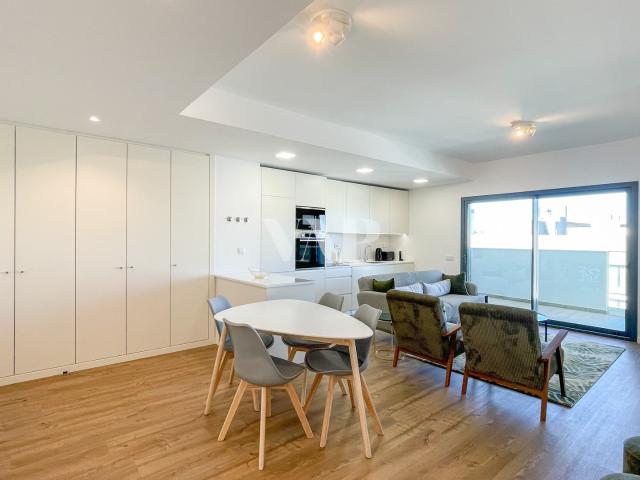 Apartamento T2 Moderno com Vista Mar e Piscina no Rooftop em Faro