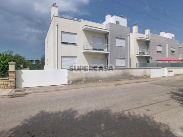 Apartamento T2 Moderno e Luminoso em Adões Matriz Predial T0