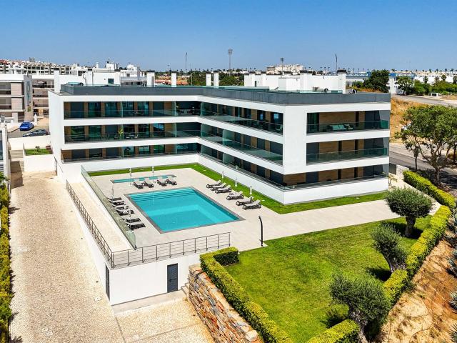 Apartamento T2 moderno em condomínio privado com piscina 105m² Albufeira e Olhos de Água