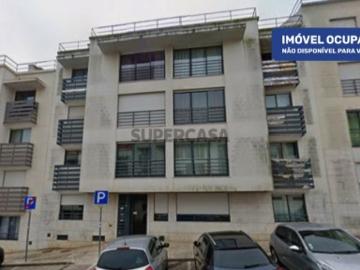 Apartamento T2 na Urbanização Alto da Mira, Amadora, com elevador