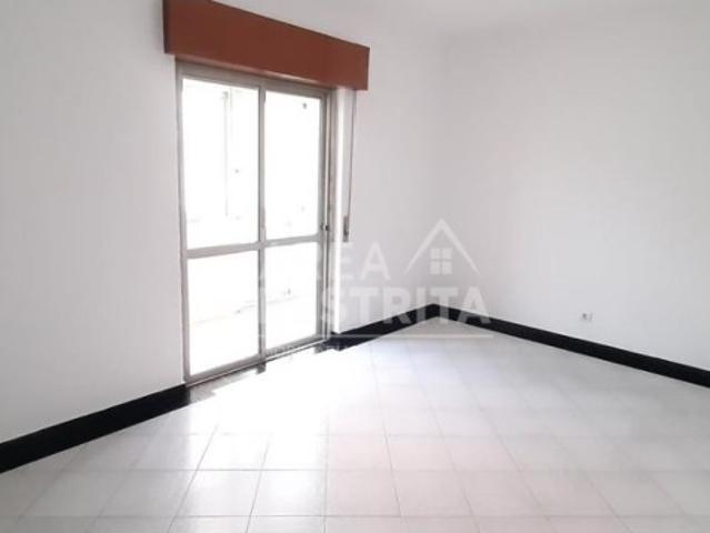 Apartamento T2 na Amora, Seixal