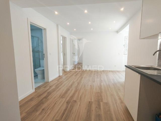 Apartamento T2 na Amadora Águas Livres