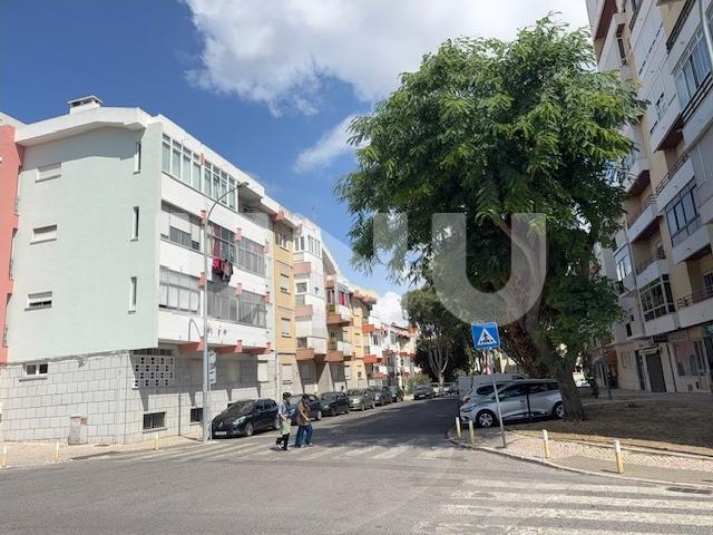 Apartamento T2 na Amadora com muita luminosidade