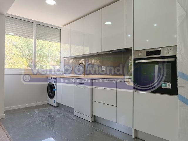 Apartamento T2 na Amadora LXAMD038